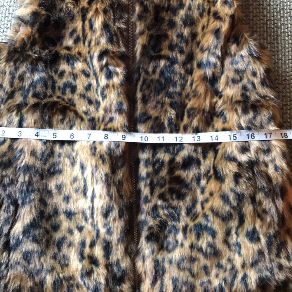 BRAND NEW J CREW Faux fur leopard print vest. - Picture 8 of 8